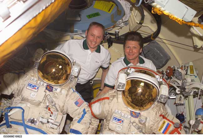 Expedition 9 Crew Hits the Homestretch